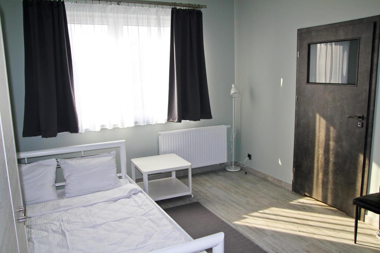 Motel Lunar Освиенцим Екстериор снимка