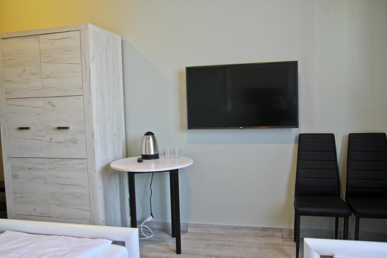Motel Lunar Освиенцим Екстериор снимка