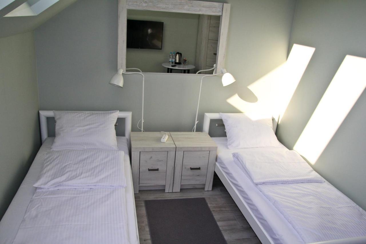 Motel Lunar Освиенцим Екстериор снимка