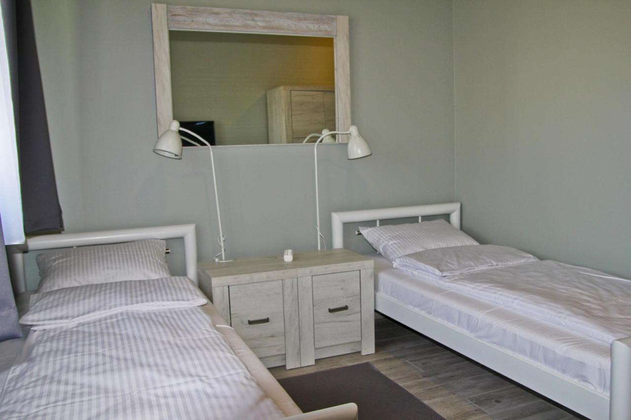 Motel Lunar Освиенцим Екстериор снимка