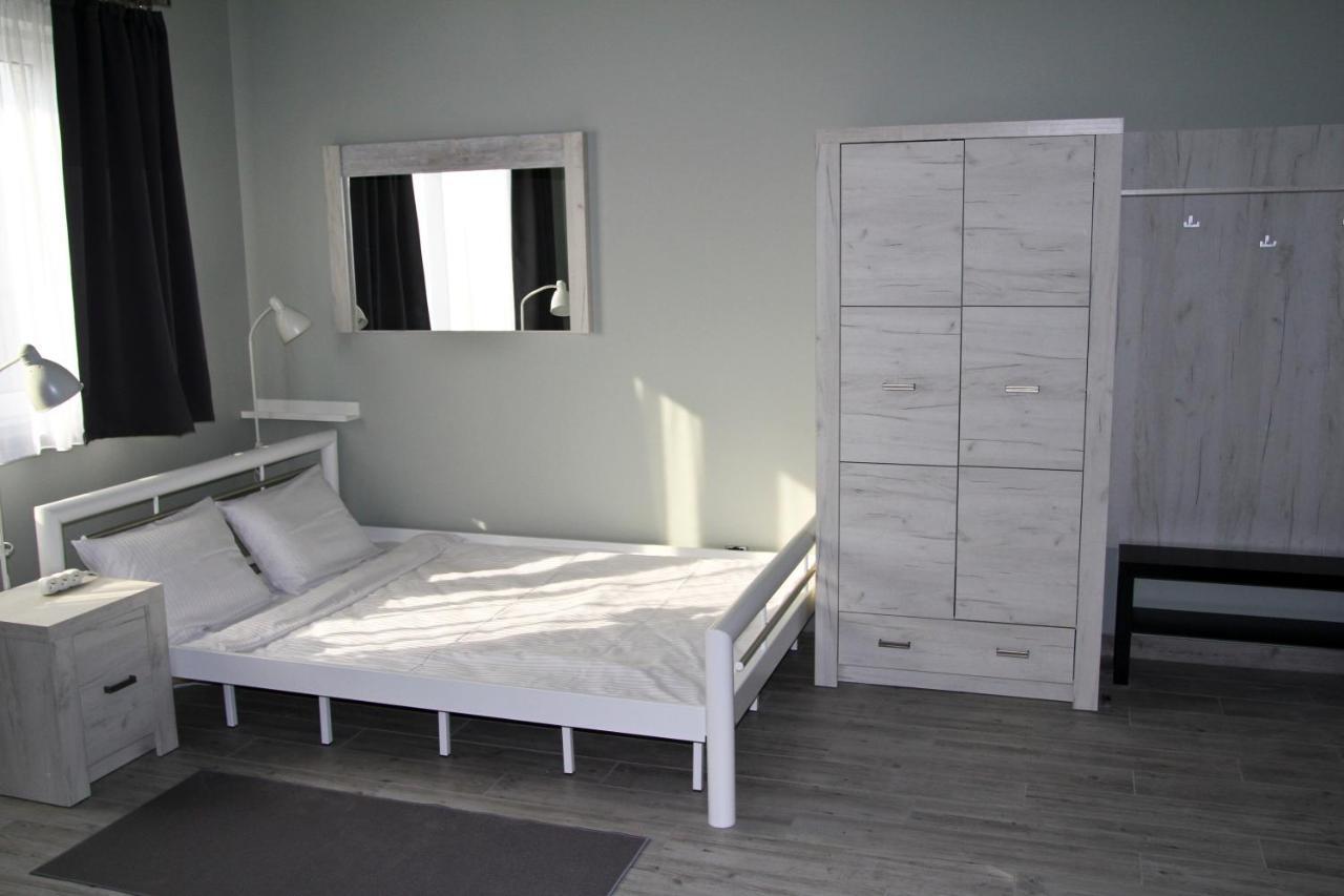 Motel Lunar Освиенцим Екстериор снимка